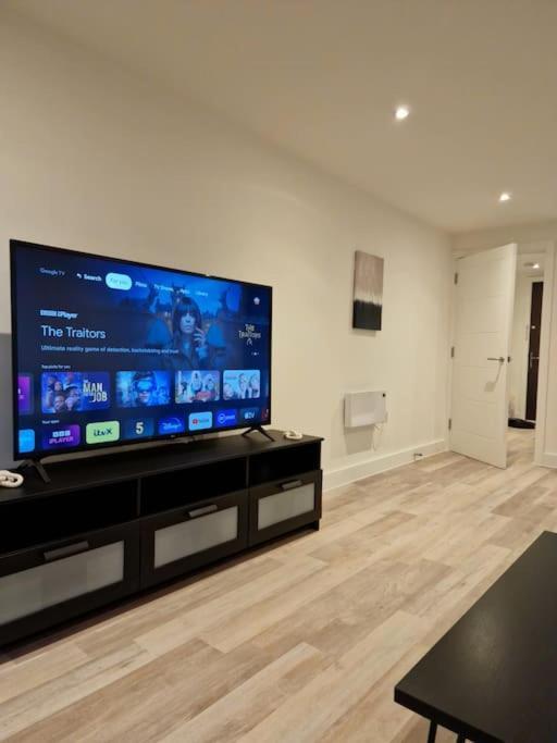 Modern-New Build Apartment In Birmingham Dış mekan fotoğraf