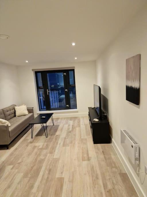 Modern-New Build Apartment In Birmingham Dış mekan fotoğraf