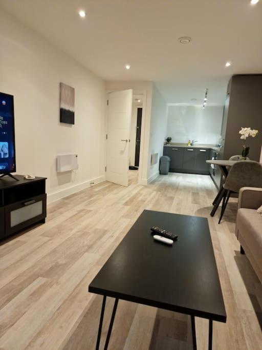 Modern-New Build Apartment In Birmingham Dış mekan fotoğraf